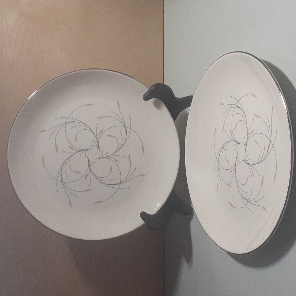 2 Homer Laughlin Rhythm  Capri 10 In. Dinner Plates